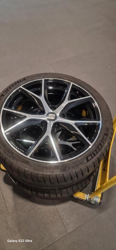 Seat cubra velgen + banden  18 inch  225x40, Auto-onderdelen, Banden en Velgen, Zomerbanden, 18 inch, 225 mm, Ophalen of Verzenden