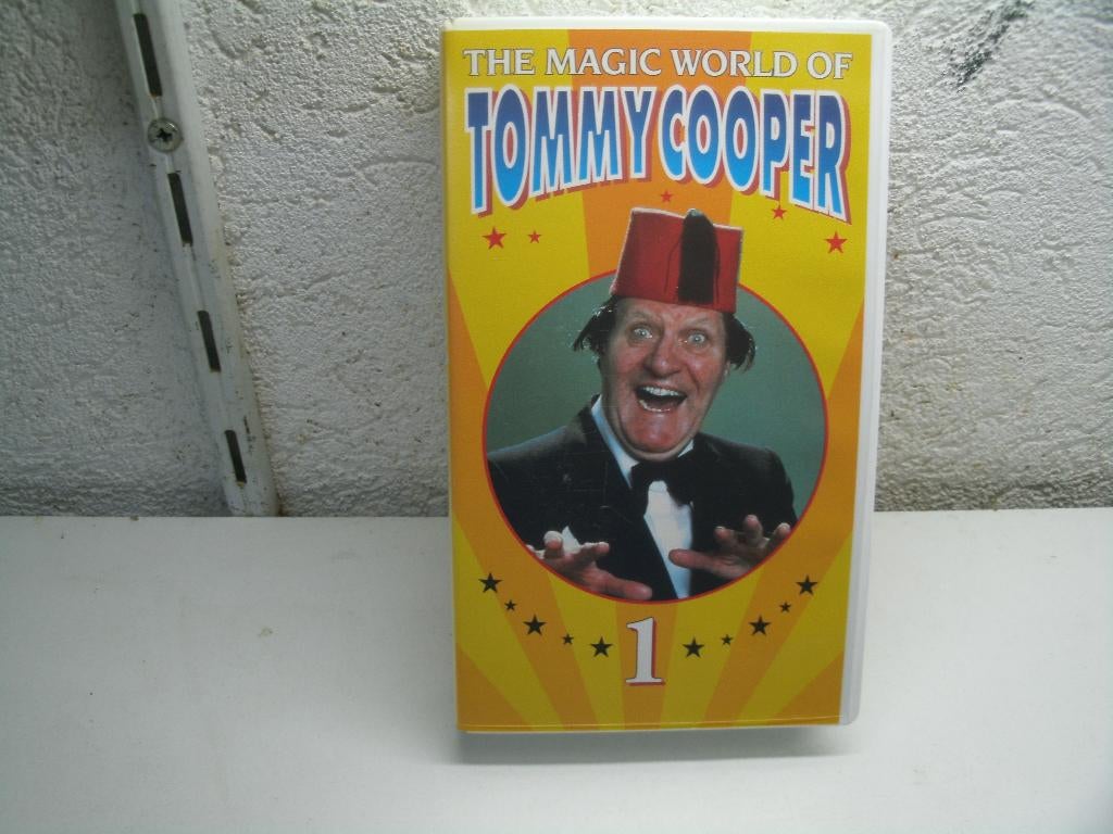 vhs 109b tommy cooper 1, Cd's en Dvd's, VHS | Film, Alle leeftijden, Ophalen of Verzenden, Gebruikt, Komedie