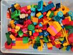 Een krat Lego duplo (h27 x l 50cm)  met 3 opbouwplaten, Kinderen en Baby's, Speelgoed | Duplo en Lego, Ophalen, Gebruikt, Losse stenen