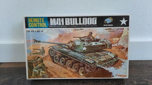 Monogram TK-8834 M41 Bulldog Modelbouw Tank, Hobby en Vrije tijd, Modelbouw | Auto's en Voertuigen, Nieuw, Tank, Overige merken