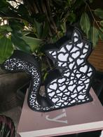 Decoratieve kat met hartjes, Ophalen of Verzenden, Zo goed als nieuw