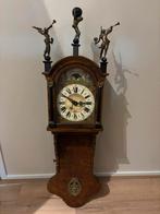 Antieke Friese klok, Ophalen