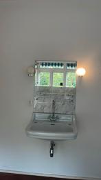 Antieke wastafels met marmeren wandplaat en plank en spiegel, Huis en Inrichting, Badkamer | Badkamermeubels, Minder dan 100 cm