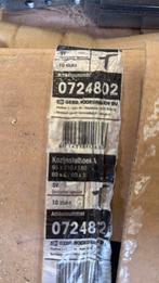 Kozijnhoeken 2 dozen, Ophalen of Verzenden, Zo goed als nieuw, Hout, Raamkozijn