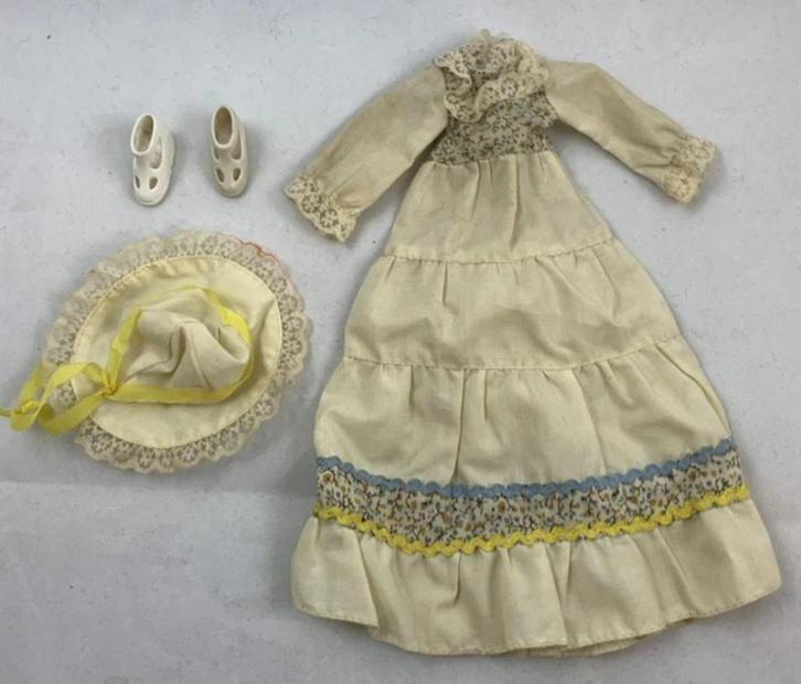 Fleur pop outfit 1030 Lente Fleur 1979 vintage jurk kleding, Verzamelen, Poppen, Zo goed als nieuw, Kleertjes, Verzenden