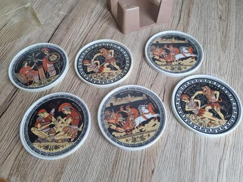 6 Mooie Vintage Griekse Onderzetters / Coasters in Houder, Huis en Inrichting, Woonaccessoires | Onderzetters, Zo goed als nieuw