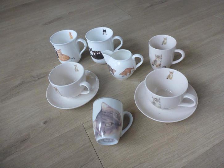 bekers en melkkannetje Francien., Huis en Inrichting, Keuken | Servies, Zo goed als nieuw, Overige typen, Overige stijlen, Porselein