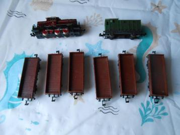 Minitrix 2064 diesellok  V 261 626-6 + 7 goederenwagons beschikbaar voor biedingen