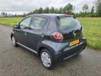 Toyota Aygo 1.0-12V Access (bj 2010), Voorwielaandrijving, Gebruikt, 4 stoelen, 68 pk