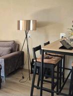 Rosé vloerlamp met zwarte poten, Ophalen