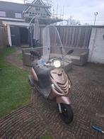 Scooter, Fietsen en Brommers, Scooters | Piaggio, Ophalen of Verzenden, Zo goed als nieuw, Benzine, Overige modellen