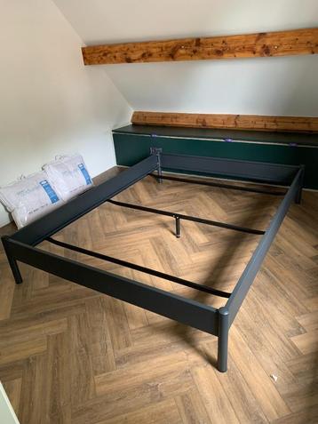 Metalen Bed / ledikant 160x210cm (antraciet)