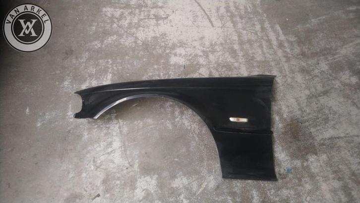 bmw e46 touring sedan voorscherm, Auto-onderdelen, Carrosserie en Plaatwerk, Spatbord, BMW, Gebruikt, Ophalen of Verzenden