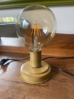 Vintage tafellamp met glazen bol – sfeervol en stijlvol, Ophalen of Verzenden, Zo goed als nieuw, Metaal, Minder dan 50 cm
