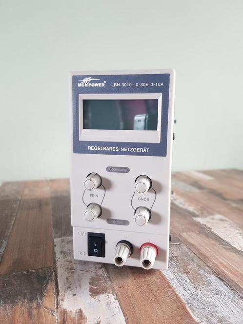 Labvoeding McPower LBN3010, Doe-het-zelf en Verbouw, Meetapparatuur, Zo goed als nieuw, Overige meters, Ophalen of Verzenden
