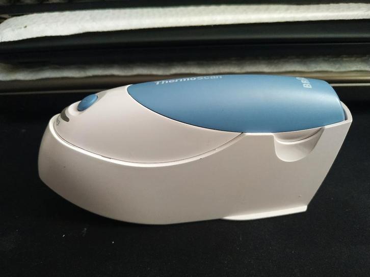 Braun ThermoScan Type 6022, Diversen, Verpleegmiddelen, Zo goed als nieuw, Ophalen of Verzenden