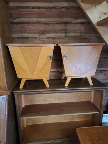 2 hele leuk vintage/ retro nachtkastjes  beschikbaar voor biedingen