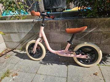B'TWIN runride 500 Loopfietsje.  beschikbaar voor biedingen