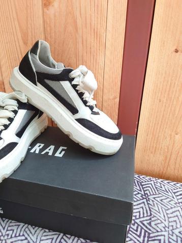 Sneaker Red Rag maat 39 nauwelijks gedragen  beschikbaar voor biedingen