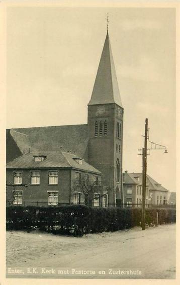 (304-258-023) Enter RK Kerk met Pastorie en Zustershuis beschikbaar voor biedingen
