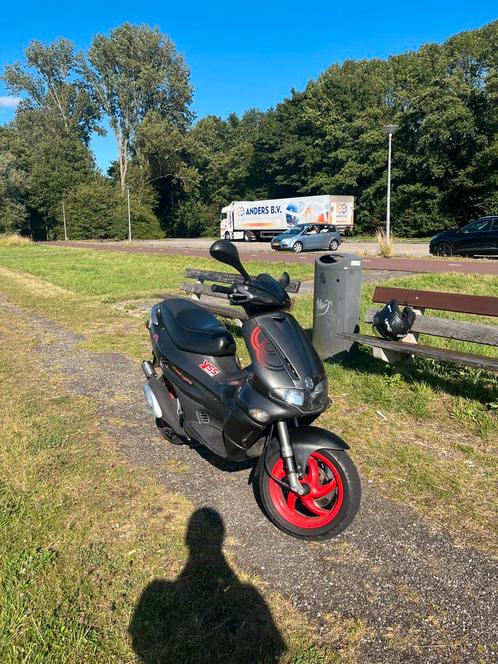 Gilera runner, Fietsen en Brommers, Scooters | Piaggio, Zo goed als nieuw, Overige modellen, Ophalen