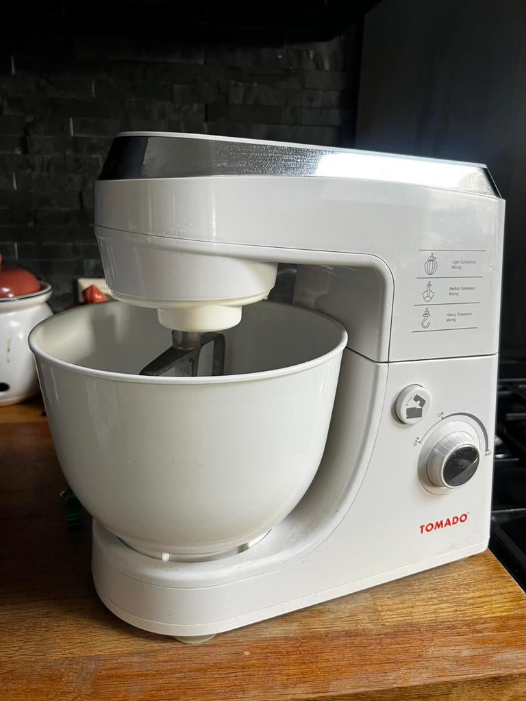 Vrijstaande mixer Tomado, Ophalen of Verzenden, Gebruikt, 3 snelheden of meer