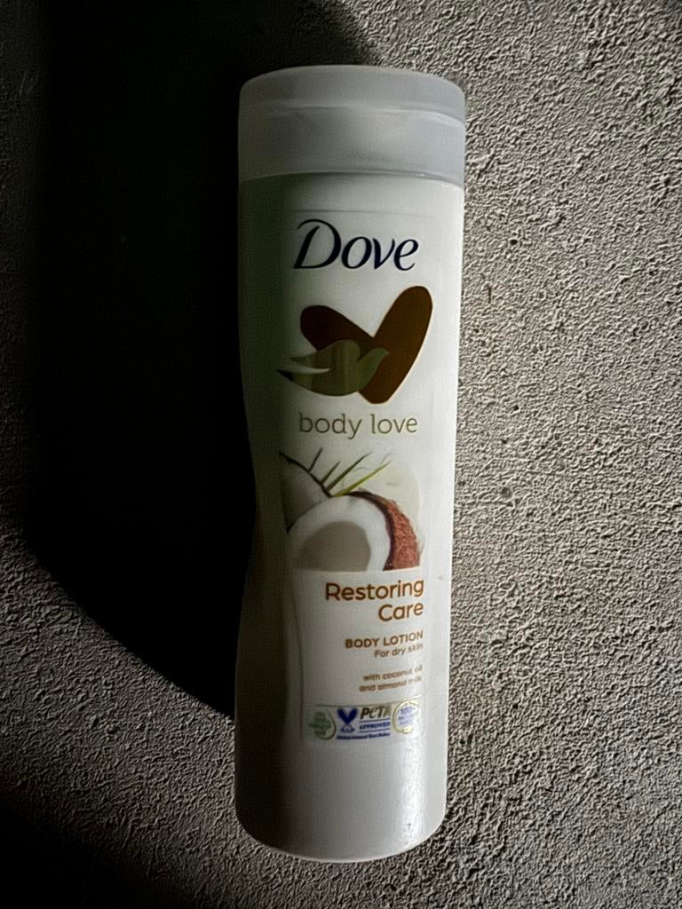 Dove boy lotion Cocos nieuw, Ophalen of Verzenden, Zo goed als nieuw, Bodylotion, Crème of Olie