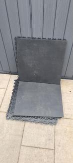 10 Garage tegels 50x50 cm, 7 mm dik, Ophalen of Verzenden, Gebruikt