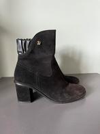 Zadig & Voltaire enkellaarsjes zwart suede maat 39, Kleding | Dames, Schoenen, Ophalen of Verzenden, Zo goed als nieuw, Zwart