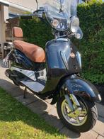 Scooter CUSTOM  2013, Fietsen en Brommers, Snorfietsen en Snorscooters, Ophalen of Verzenden, Zo goed als nieuw, Benzine, Overige merken