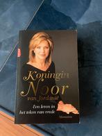 Koningin Noor van Jordanië - Een leven in vrede, Boeken, Biografieën, Ophalen of Verzenden, Zo goed als nieuw, Politiek