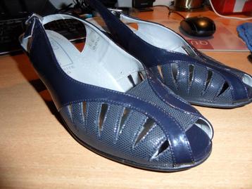 Als nieuw: damespump Linea Supremo, maat 40 beschikbaar voor biedingen