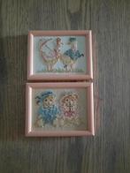 2 geborduurde lijstjes, Ophalen of Verzenden, Hout, Minder dan 50 cm, Minder dan 50 cm