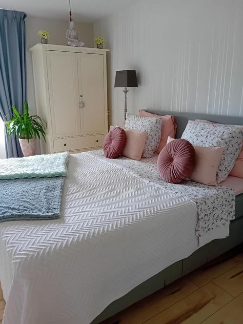 boxspring, Huis en Inrichting, Slaapkamer | Boxsprings, Zo goed als nieuw, 180 cm, 200 cm, Tweepersoons, Grijs, Groen, Ophalen
