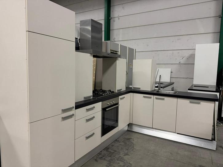 Complete Hoekkeuken + Apparatuur Siemens + GEDEMONTEERD, Huis en Inrichting, Keuken | Complete keukens, Gebruikt, Hoekkeuken, Ophalen of Verzenden