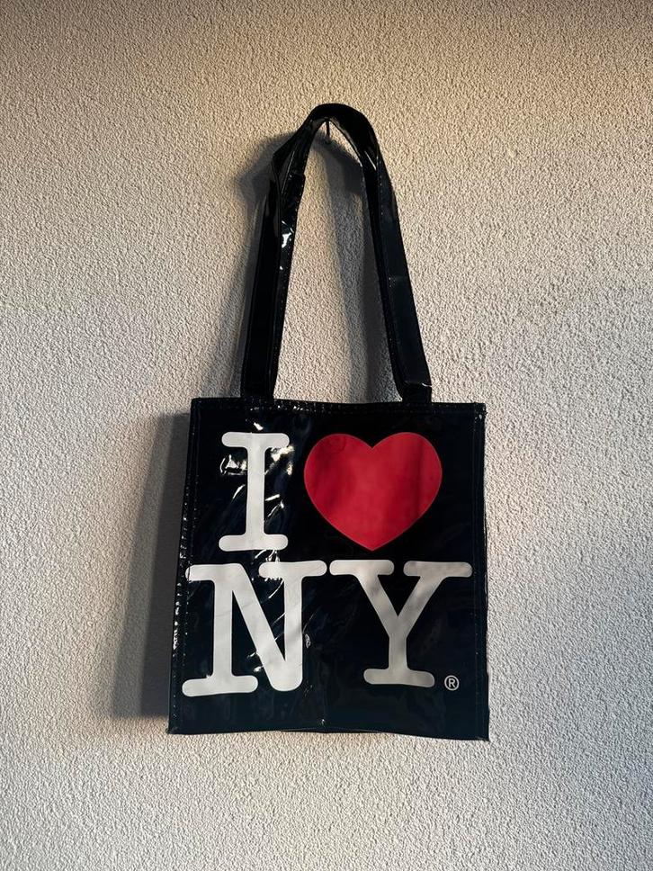 Vintage Y2K I Love New York vinyl tasje, Sieraden, Tassen en Uiterlijk, Tassen | Damestassen, Zo goed als nieuw, Schoudertasje