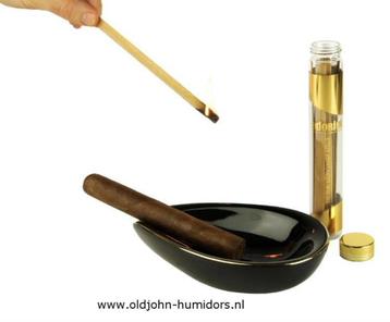 AAZ ADORINI CEDERHOUTEN AANSTEEK HOUTJES IN GLAZENKOKER/ BUI beschikbaar voor biedingen