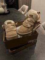Te koop nieuwe UGG maat 40, Nieuw, Ophalen of Verzenden, Sportschoenen, Beige