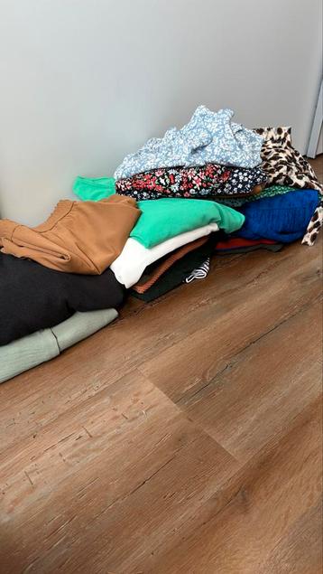 22 delig damespakket maat L beschikbaar voor biedingen