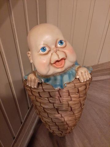 laven efteling baby in mand beschikbaar voor biedingen