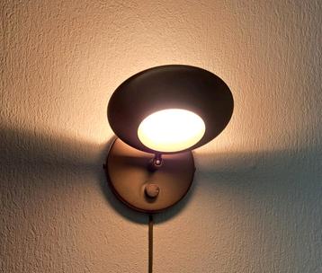 Mooie bronskleurige wandspot, met dimmer beschikbaar voor biedingen