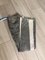Romwe Flared Jeans - Maat 32, Kleding | Heren, Spijkerbroeken en Jeans, Verzenden, Zo goed als nieuw, Grijs, W32 (confectie 46) of kleiner