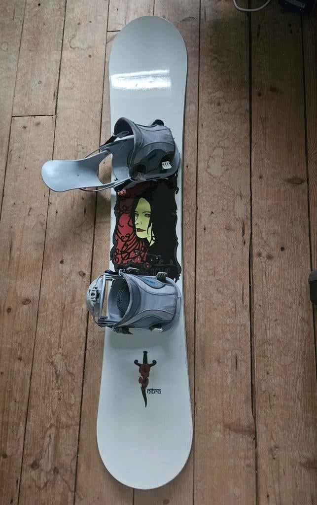 Nitro Mystique 149 snowboard met Flow Bindingen, Sport en Fitness, Ophalen of Verzenden, Gebruikt, Board
