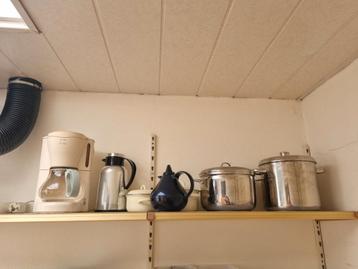 Servies en overige keukenspullen voor een klein bedrag beschikbaar voor biedingen