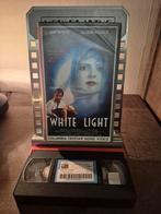 White Light VHS - NL Ondertiteld, Vanaf 12 jaar, Ophalen of Verzenden, Gebruikt, Overige genres
