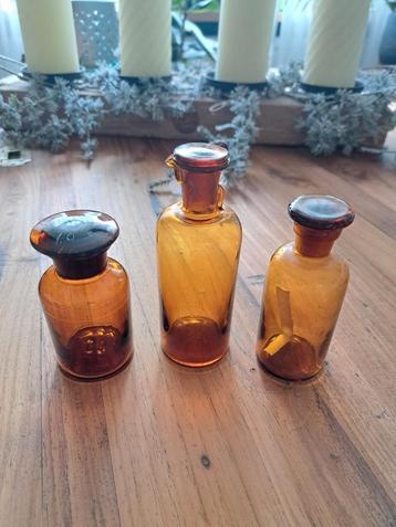 Antieke Apothekersflesjes (10-13cm) beschikbaar voor biedingen