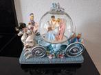 Disney snowglobe assepoester cinderella, Verzamelen, Disney, Ophalen, Assepoester of Belle, Zo goed als nieuw, Beeldje of Figuurtje
