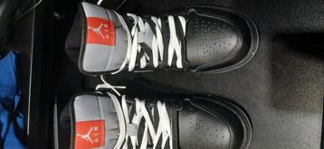 Jordan 1s  beschikbaar voor biedingen