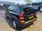 Hyundai Tucson 2.0i Dynamic AIRCO TREKHAAK NW APK ORIG NL NA, 4 cilinders, Zwart, Origineel Nederlands, Bedrijf