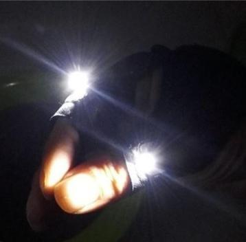 Handschoen met LED Verlichting, Rechtshandig [Box A - 92] beschikbaar voor biedingen